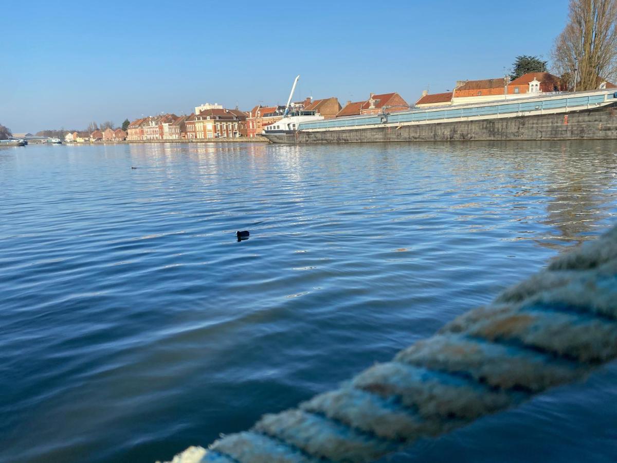 Peniche "Louise Michel" Sejournez Dans L'Appartement Du Capitaine, Offrez Vous Une Experience Inoubliable Au Fil De L'Eau Douai Ngoại thất bức ảnh