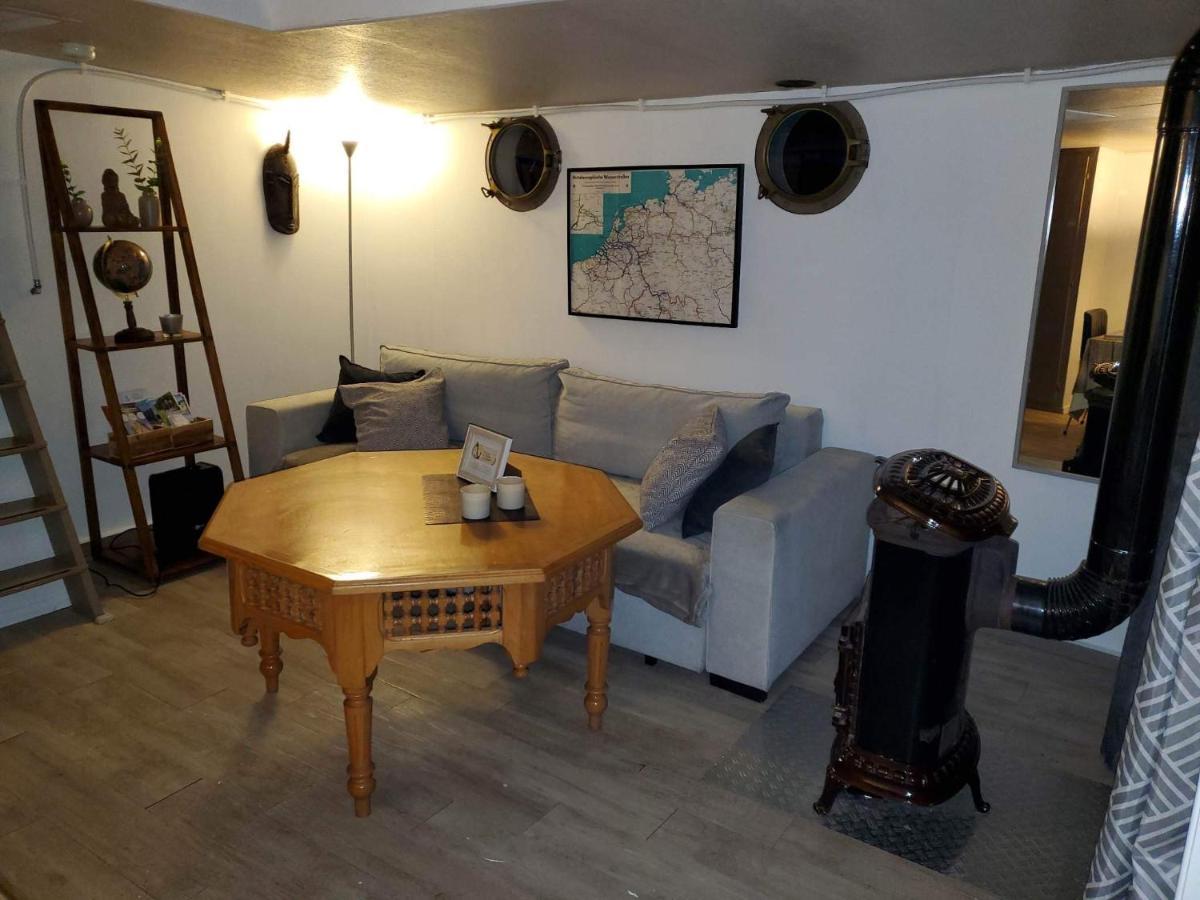 Peniche "Louise Michel" Sejournez Dans L'Appartement Du Capitaine, Offrez Vous Une Experience Inoubliable Au Fil De L'Eau Douai Ngoại thất bức ảnh