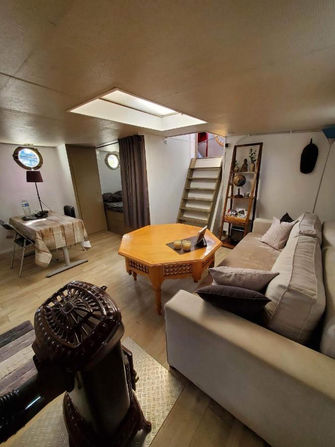 Peniche "Louise Michel" Sejournez Dans L'Appartement Du Capitaine, Offrez Vous Une Experience Inoubliable Au Fil De L'Eau Douai Ngoại thất bức ảnh
