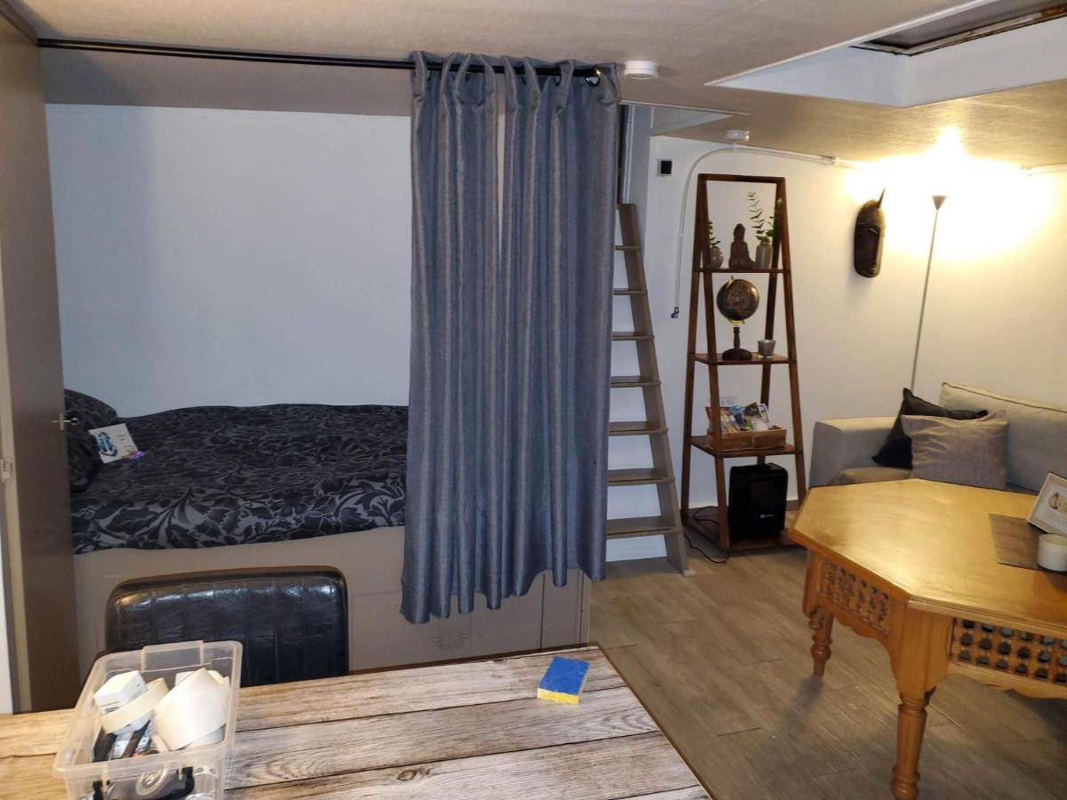Peniche "Louise Michel" Sejournez Dans L'Appartement Du Capitaine, Offrez Vous Une Experience Inoubliable Au Fil De L'Eau Douai Ngoại thất bức ảnh