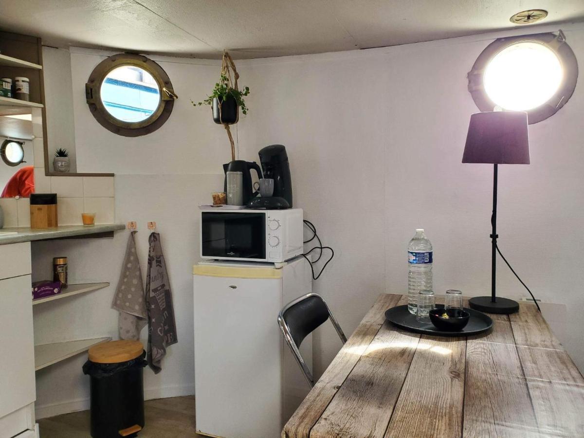 Peniche "Louise Michel" Sejournez Dans L'Appartement Du Capitaine, Offrez Vous Une Experience Inoubliable Au Fil De L'Eau Douai Ngoại thất bức ảnh