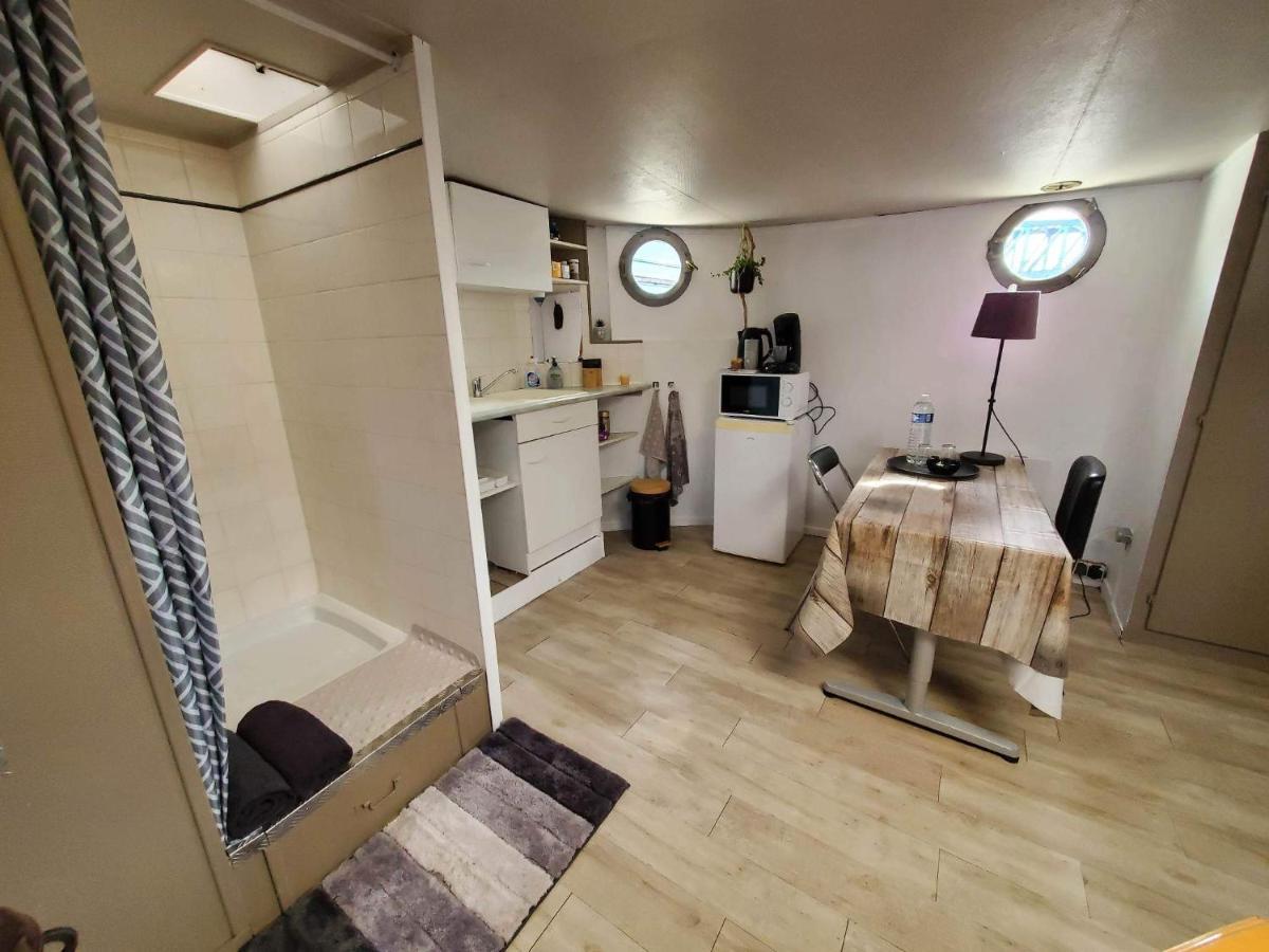 Peniche "Louise Michel" Sejournez Dans L'Appartement Du Capitaine, Offrez Vous Une Experience Inoubliable Au Fil De L'Eau Douai Ngoại thất bức ảnh